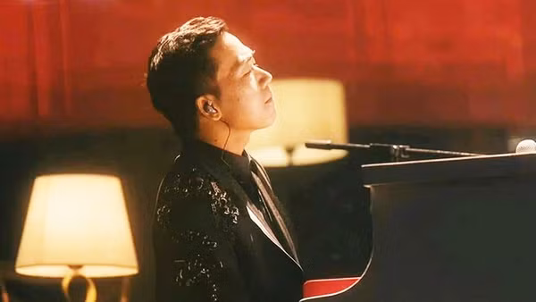 Tôi neo âm nhạc vào niềm tin, không phải vào khổ đau