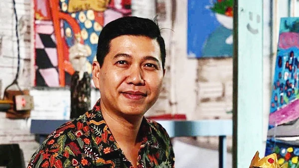 Vẽ để níu thanh xuân đang trôi