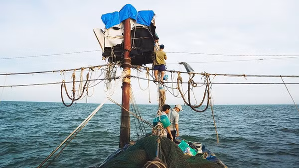 Cảnh phim "Tận hưởng những nỗi gian truân".
