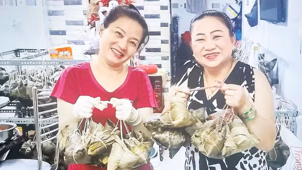 Giới thiệu bánh bá trạng tại lò bánh của người Hoa gốc Phúc Kiến ở địa chỉ 145/7 Gia Phú, phường Bình Tiên.