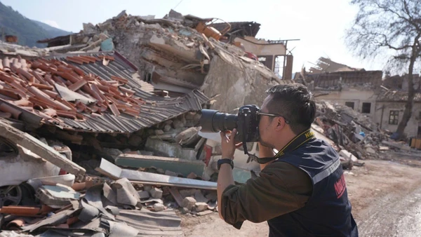Tác nghiệp tại những điểm nóng: Những điều không hề có trong sách vở 