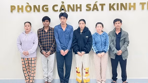 Các bị can tại cơ quan chức năng. (Ảnh: Công an cung cấp)