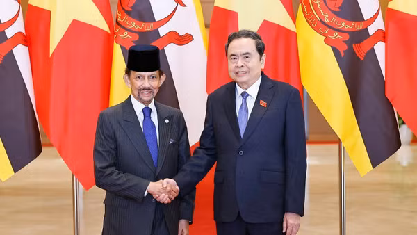 Chủ tịch Quốc hội Trần Thanh Mẫn hội kiến Quốc vương Brunei Darussalam Haji Hassanal Bolkiah. (Ảnh: DOÃN TẤN/TTXVN)