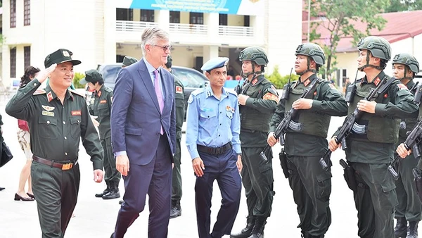 Đoàn công tác của LHQ thăm Trung tâm Huấn luyện cảnh sát gìn giữ hòa bình. Ảnh: SAN LÊ