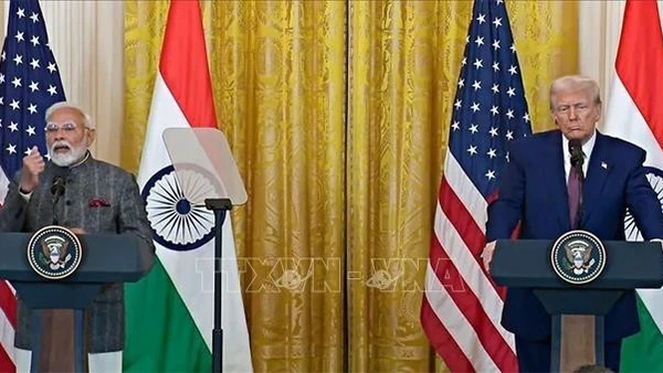 Tổng thống Mỹ Donald Trump (phải) và Thủ tướng Ấn Độ Narendra Modi tại cuộc họp báo chung ở Washington. (Ảnh tư liệu-minh họa: ANI/TTXVN)