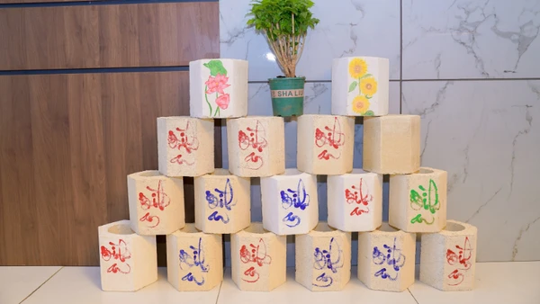 Những chậu cây được thiết kế bằng vật liệu từ cây gai dầu thân thiện với môi trường. 