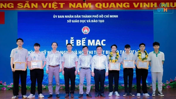 Các cán bộ, giảng viên, sinh viên tại kỳ thi Kỹ năng nghề Thành phố Hồ Chí Minh năm 2025. (Ảnh: UTH)