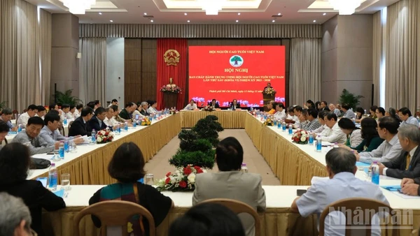 Các đại biểu dự Hội nghị.