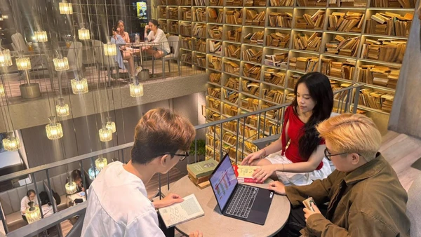 Một góc của quán "Là Cafe".