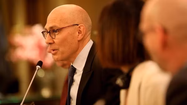 Cao ủy Nhân quyền Liên hợp quốc Volker Turk phát biểu trong một cuộc họp báo tại Beirut, Lebanon, ngày 16/1/2025. (Ảnh: Xinhua) 