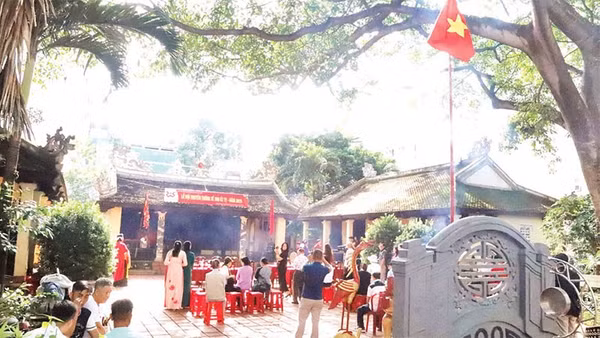 Đình Lạc Giao được Bộ Văn hóa (nay là Bộ Văn hóa, Thể thao và Du lịch) xếp hạng Di tích lịch sử quốc gia năm 1990.