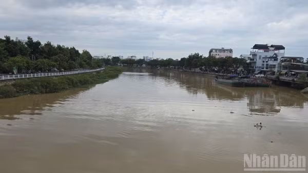 Sông Long Xuyên, nơi xảy ra tai nạn đuối nước.