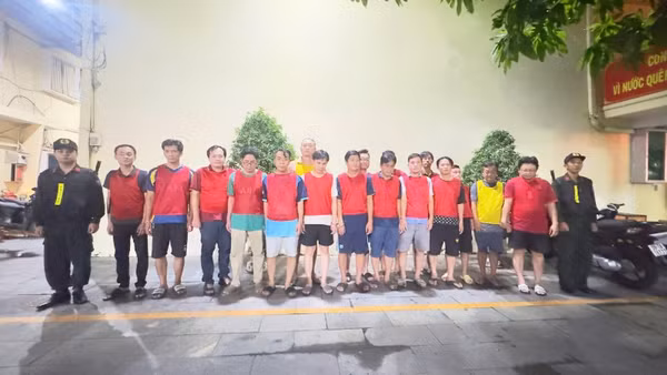 Các đối tượng tại cơ quan chức năng.