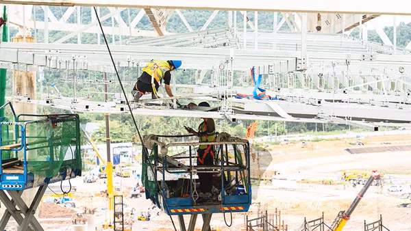 Đơn vị thi công lắp đặt 25.000 tấn thép tại Nhà ga T2 Cảng Hàng không quốc tế Phú Quốc.