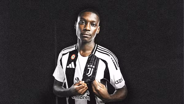 Kolo Muani cập bến Juve