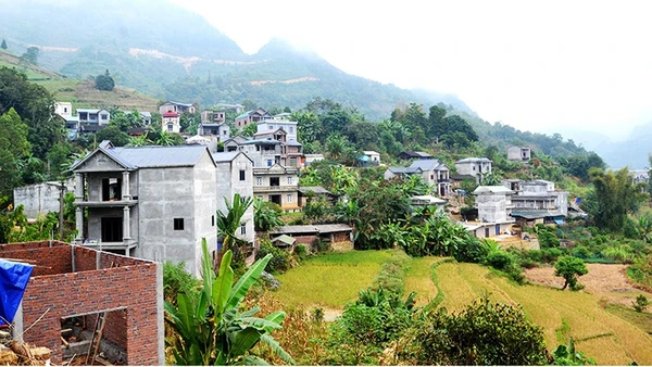 Lồ Sử Thàng hôm nay nhà xây cao tầng khang trang như phố thị.