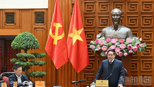 Thủ tướng Phạm Minh Chính phát biểu chỉ đạo tại phiên họp.