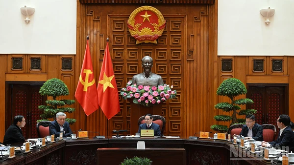 Thủ tướng Phạm Minh Chính chủ trì cuộc họp của Thường trực Chính phủ để thông qua các dự thảo báo cáo về các dự án điện hạt nhân