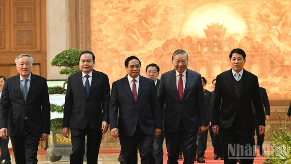 Tổng Bí thư Tô Lâm, Chủ tịch nước Lương Cường, Thủ tướng Phạm Minh Chính, Chủ tịch Quốc hội Trần Thanh Mẫn dự Hội nghị.