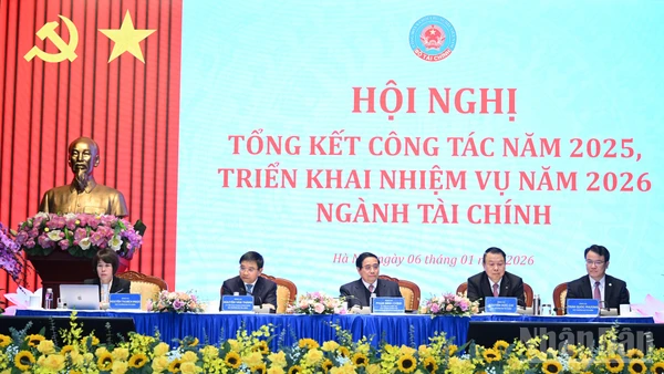 [Ảnh] Thủ tướng Phạm Minh Chính dự Hội nghị triển khai nhiệm vụ năm 2026 của ngành tài chính