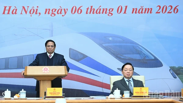 Thủ tướng Phạm Minh Chính phát biểu chỉ đạo tại phiên họp.