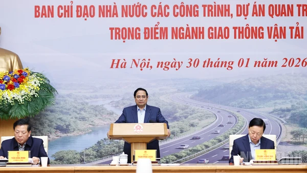 Thủ tướng Phạm Minh Chính phát biểu chỉ đạo tại phiên họp.