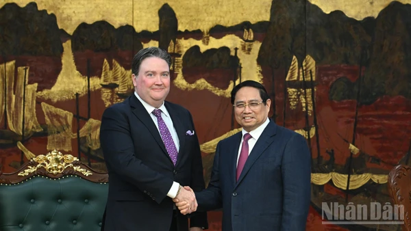Thủ tướng Phạm Minh Chính và Đại sứ Hoa Kỳ Marc Knapper.
