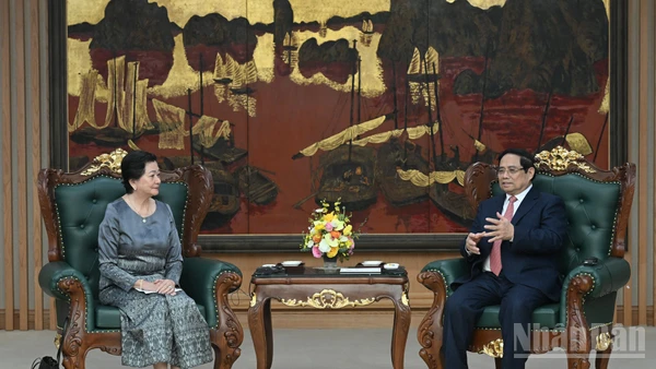 Thủ tướng Phạm Minh Chính tiếp Đại sứ Campuchia Chea Kimtha.