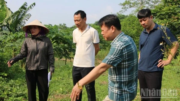 Lãnh đạo xã Thanh Thịnh (Thái Nguyên) lập tổ công tác đến từng gia đình vận động nhận tiền đền bù, bàn giao mặt bằng để tăng tốc tiến độ dự án.