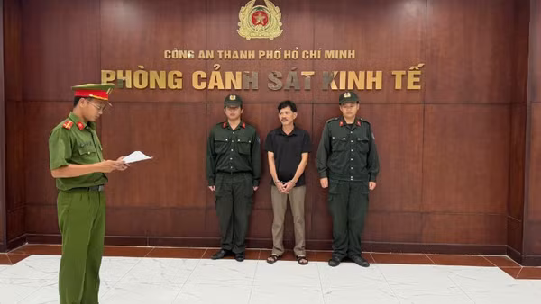 Bị can Trần Quang Vũ tại cơ quan chức năng. 