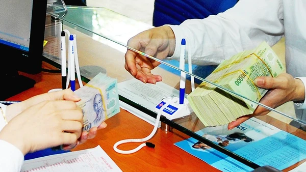 Khách hàng vay trên các sàn P2P Lending tối đa là 400 triệu đồng. Ảnh: NAM ANH