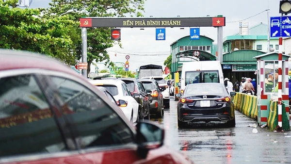 Việc mở lại tàu cao tốc nối trung tâm Thành phố Hồ Chí Minh và Cần Giờ sẽ giảm tải cho bến phà Bình Khánh.