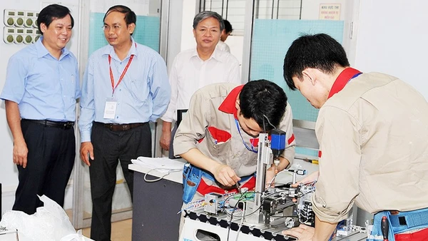 Hợp tác giữa khu vực tư và công trong nghiên cứu khoa học vẫn còn nhiều cản trở. Ảnh: NAM ANH