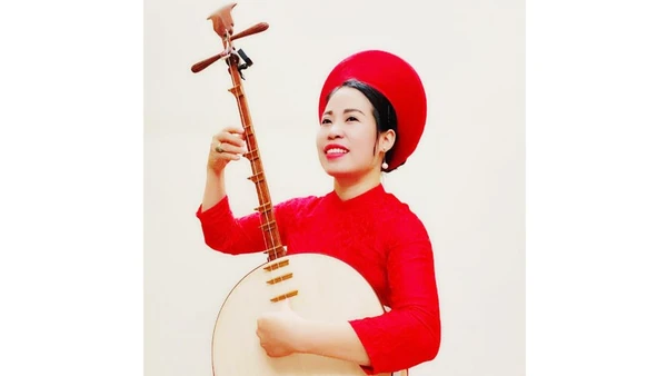 Tình yêu hát văn từ lớp học thiếu ánh sáng