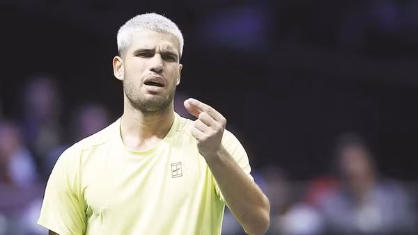 Alcaraz tuyệt vọng ở Paris