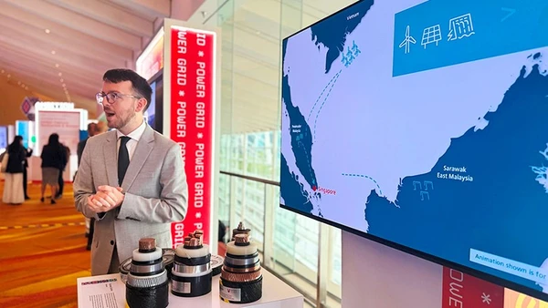 Giới thiệu công nghệ Solar Lidar tại Tuần lễ năng lượng quốc tế Singapore 2025. Ảnh: HỒNG VIỆT