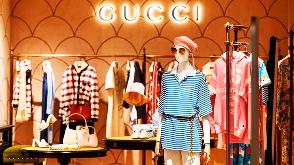 Gucci, Chloe và Loewe bị phạt