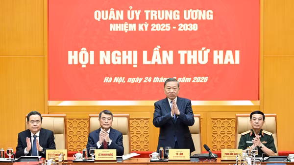 Tổng Bí thư, Chủ tịch nước Tô Lâm, Bí thư Quân ủy Trung ương và các đồng chí lãnh đạo Đảng, Nhà nước chủ trì Hội nghị Quân ủy Trung ương lần thứ hai, nhiệm kỳ 2025-2030. (Ảnh: ĐĂNG KHOA)