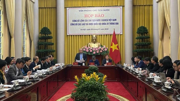 Quang cảnh họp báo.