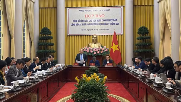 Quang cảnh họp báo.