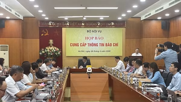 Quang cảnh họp báo.