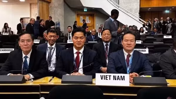 Đoàn Việt Nam tham dự Đại hội đồng Y tế thế giới lần thứ 79. (Ảnh: TTXVN)