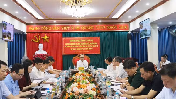 Đồng chí Phạm Đại Dương, Bí thư Tỉnh uỷ Phú Thọ chủ trì buổi làm việc.