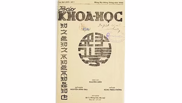 Báo Khoa học số 1 (ra ngày 1/1/1942) do kỹ sư Nguyễn Đình Thụ làm Chủ nhiệm. Ảnh: Tác giả chụp lại từ Thư viện Quốc gia Pháp