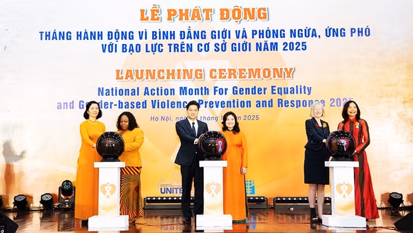 Các đại biểu dự Lễ phát động tại Hà Nội. Ảnh: VĂN BAN