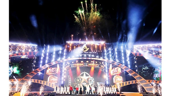 Lễ khai mạc Liên hoan phim Việt Nam lần thứ 24.