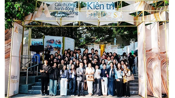 Lan tỏa tinh thần "kiên trì phụng sự"