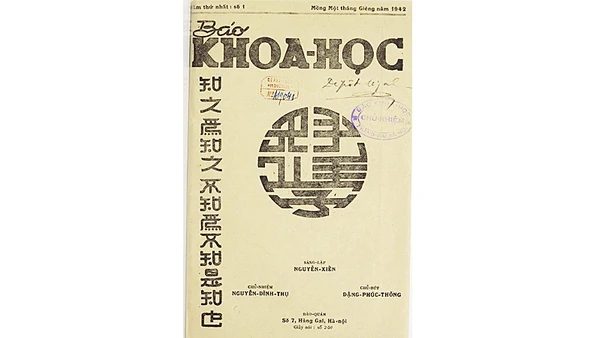 Báo Khoa học số 1 (ra ngày 1/1/1942) do kỹ sư Nguyễn Đình Thụ làm Chủ nhiệm. Ảnh: Tác giả chụp lại từ Thư viện Quốc gia Pháp