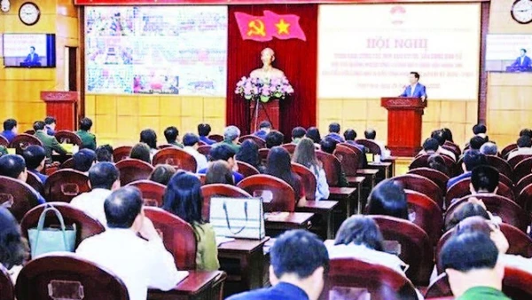 Quang cảnh hội nghị. (Ảnh MAI LUẬN)