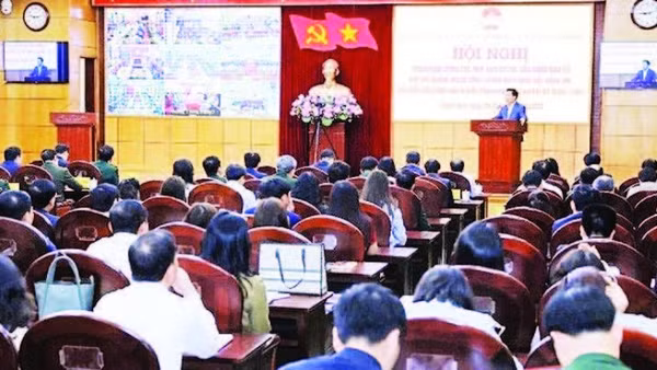 Quang cảnh hội nghị. (Ảnh MAI LUẬN)